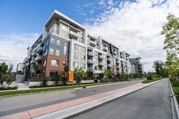 426 7936 206 STREET, Langley, British Columbia V2Y3X8