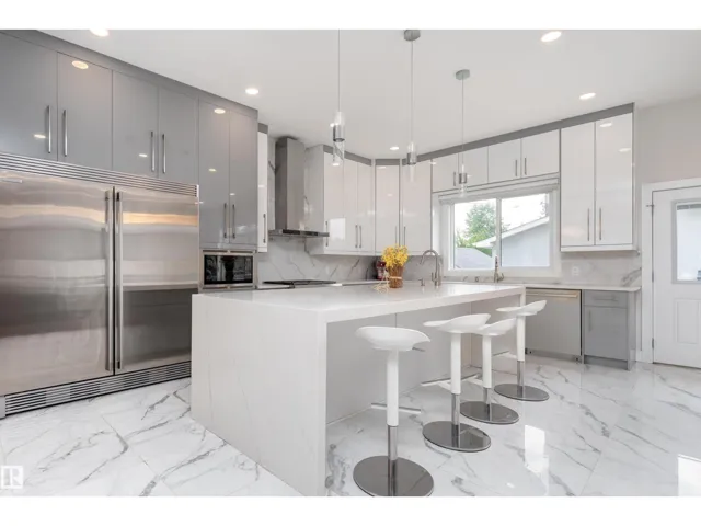 7306 106 ST NW, Edmonton, Alberta T6E4V8