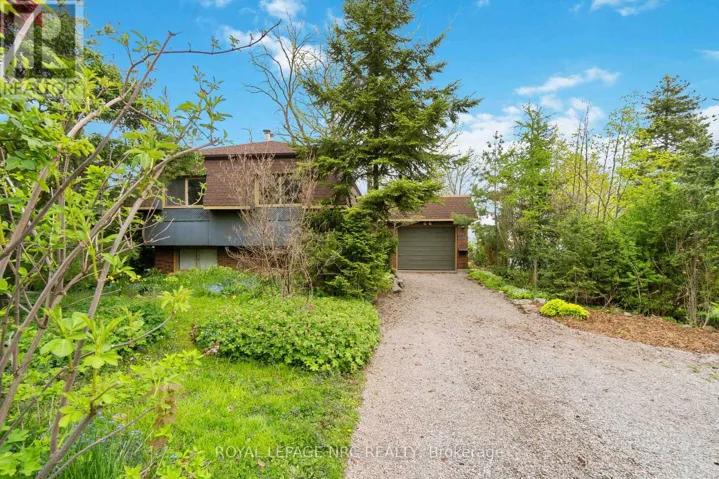 UPPER - 46 LAKESIDE DRIVE, Grimsby (Grimsby Beach), Ontario L3M2L2