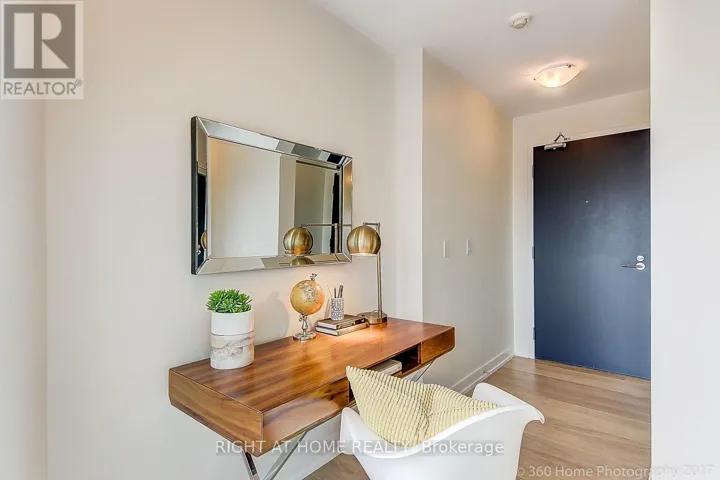 1613 - 105 GEORGE STREET, Toronto (Moss Park), Ontario M5A2N4