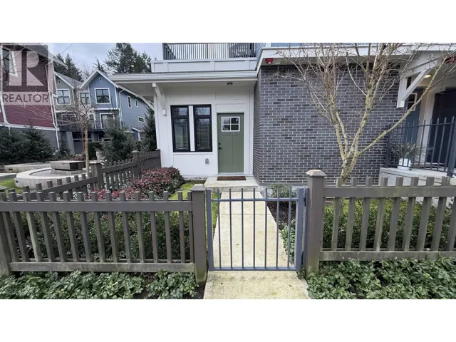 2825 ST. GEORGE STREET, Port Moody, British Columbia V3H0L6