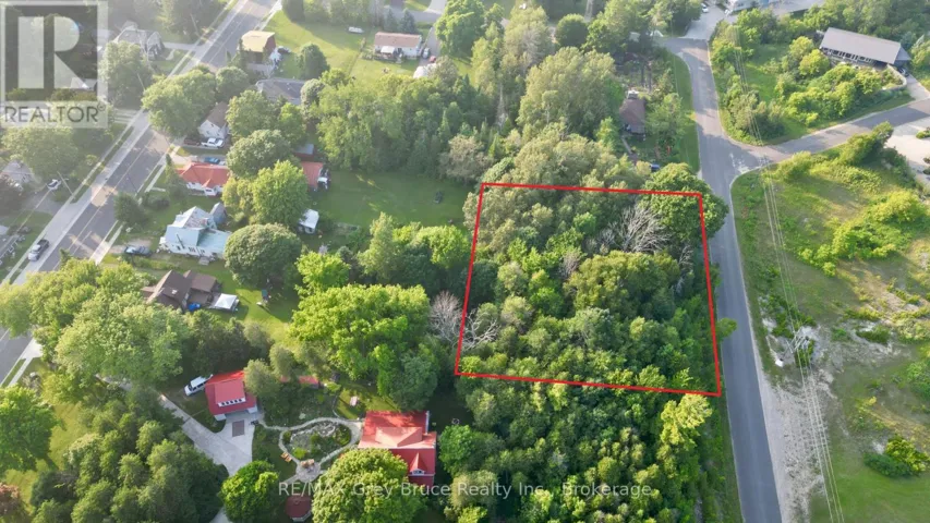 32 HELEN STREET, Northern Bruce Peninsula, Ontario N0H1W0