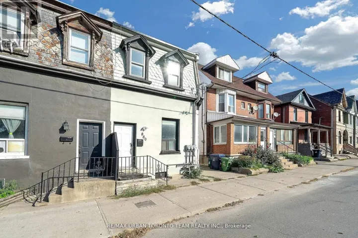MAIN - 880 DUNDAS STREET E, Toronto (South Riverdale), Ontario M4M1R3