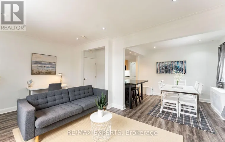 UPPER - 39 TWENTY FIFTH STREET, Toronto (Long Branch), Ontario M8V3P8