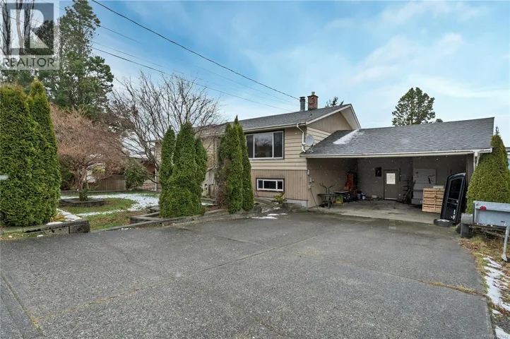 400 Englewood Dr, Port McNeill, British Columbia V0N2R0