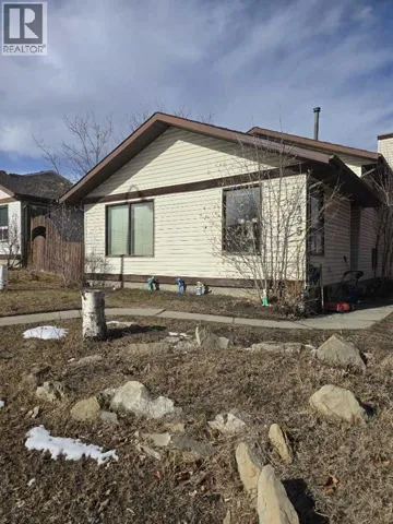 195 Shawglen Road SW, Calgary, Alberta T2Y1Y2