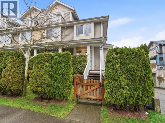 1 7136 18TH AVENUE, Burnaby, British Columbia V3N1H1