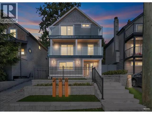 238 E 28TH STREET, North Vancouver, British Columbia V7N1C2