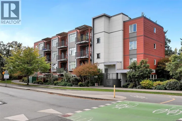 203 4030 Borden St, Saanich, British Columbia V8X2E9