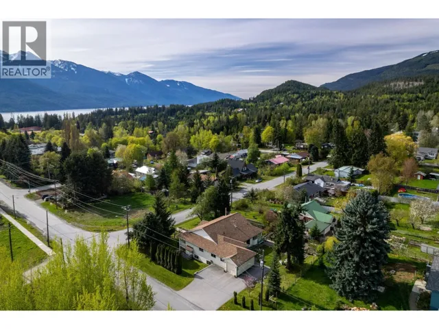 403 8TH S Street, Kaslo, British Columbia V0G1M0