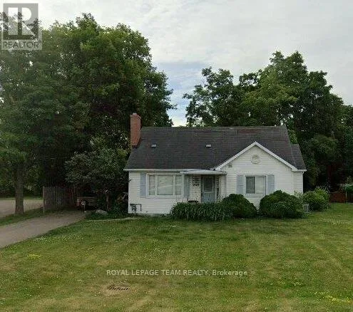 258 DANIEL STREET S, Arnprior, Ontario K7S2M2