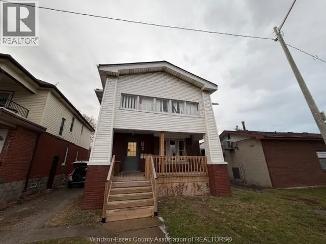 25 GILES BOULEVARD Unit# MAIN LEVEL, Windsor, Ontario N9A4B6