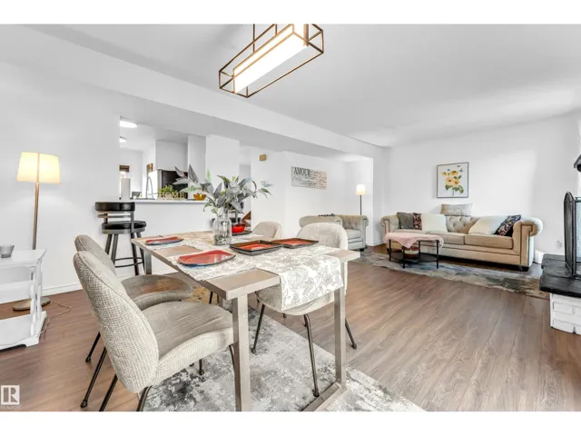 5344 38A AV NW, Edmonton, Alberta T6L2H4