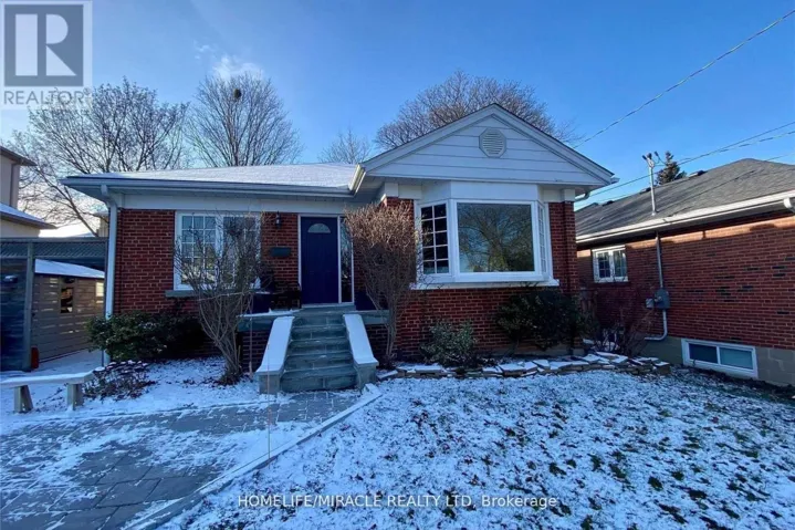 18 SHADOWBROOK DRIVE, Toronto (Princess-Rosethorn), Ontario M9B5K9