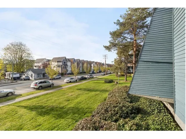 103 17661 58A AVENUE, Surrey, British Columbia V3S1N4