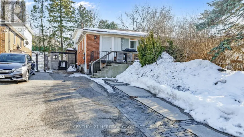 795 GREENFIELD CRESCENT, Newmarket (Huron Heights-Leslie Valley), Ontario L3Y3B2