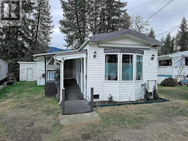 1601 COLUMBIA Avenue Unit# 9, Castlegar, British Columbia V1N1J1