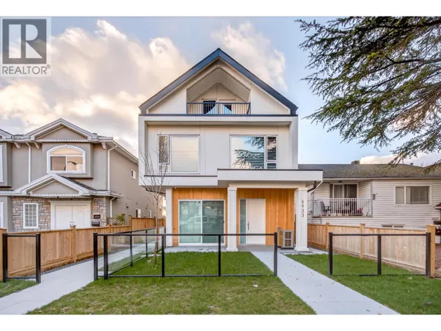 2 6933 PRINCE EDWARD STREET, Vancouver, British Columbia V5X3P2