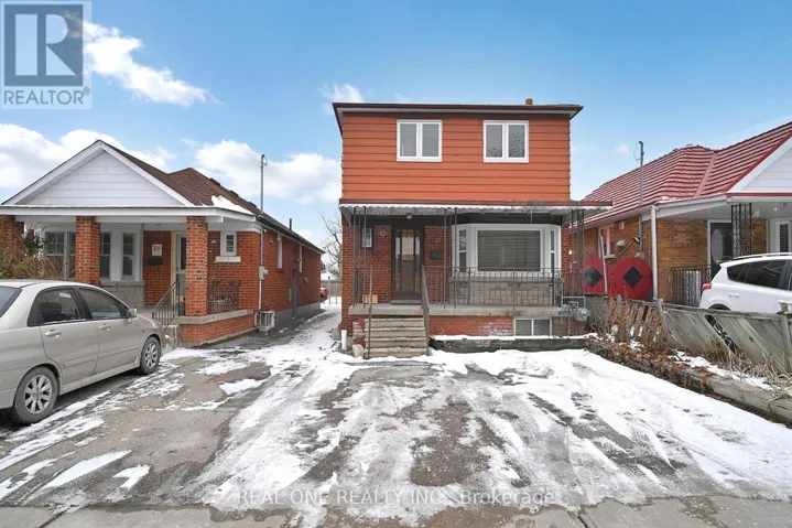 32 SHORTT STREET, Toronto (Briar Hill-Belgravia), Ontario M6E3X8
