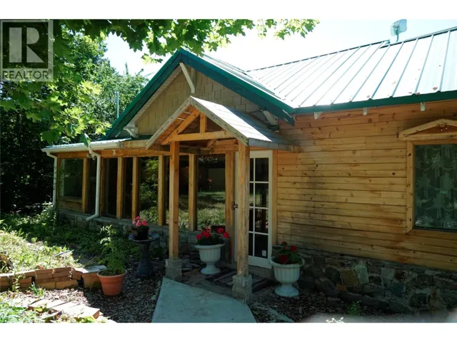617 Payne Street, Creston, British Columbia V0B1G6