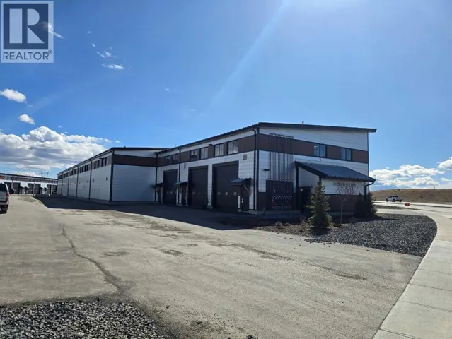 301, 5 River Heights Drive, Cochrane, Alberta T4C0N8