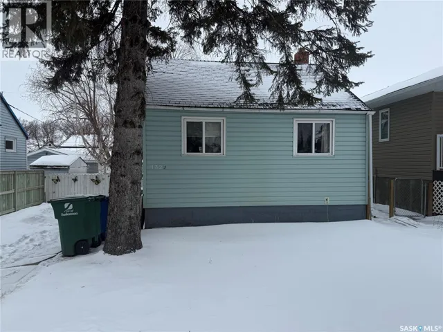 1329 G AVENUE N, Saskatoon, Saskatchewan S7L2A6