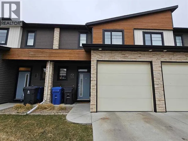 3, 414 Highlands Boulevard W, Lethbridge, Alberta T1J5K5