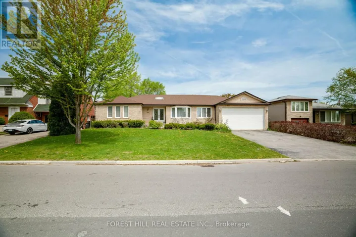 244 WATERLOO AVENUE, Toronto (Bathurst Manor), Ontario M3H3Z4