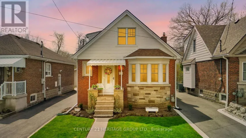 22 CHURCHILL AVENUE, Hamilton (Centremount), Ontario L9A1J5