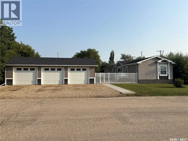 151 2nd AVENUE, Bengough, Saskatchewan S0C0K0