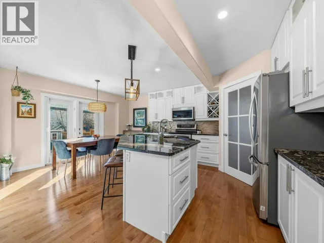 17 Douglas Woods Gardens SE, Calgary, Alberta T2Z3A9