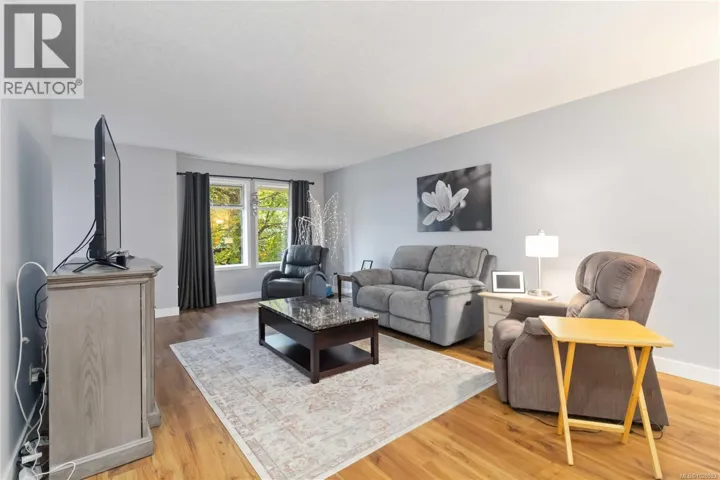 201 2311 Mills Rd, Sidney, British Columbia V8L2C3