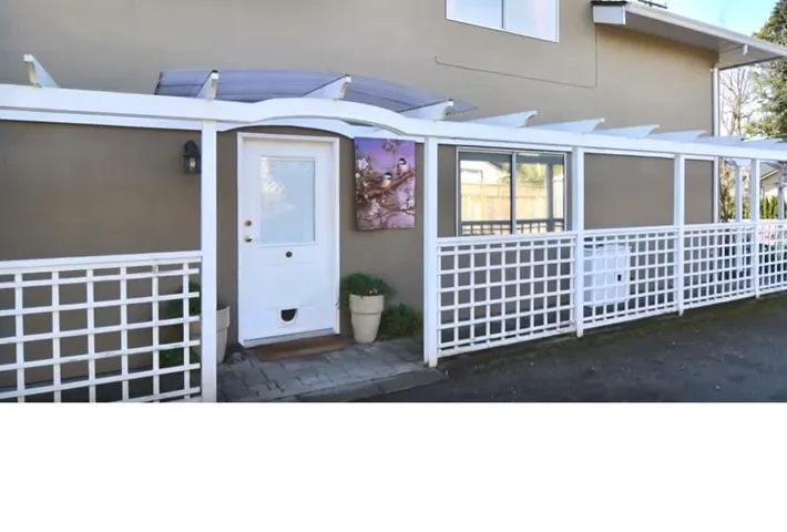 1522 NICHOL ROAD, White Rock, British Columbia V4B3J8