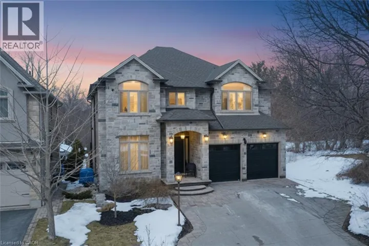 211 TOLLGATE Drive, Ancaster, Ontario L9G5C8