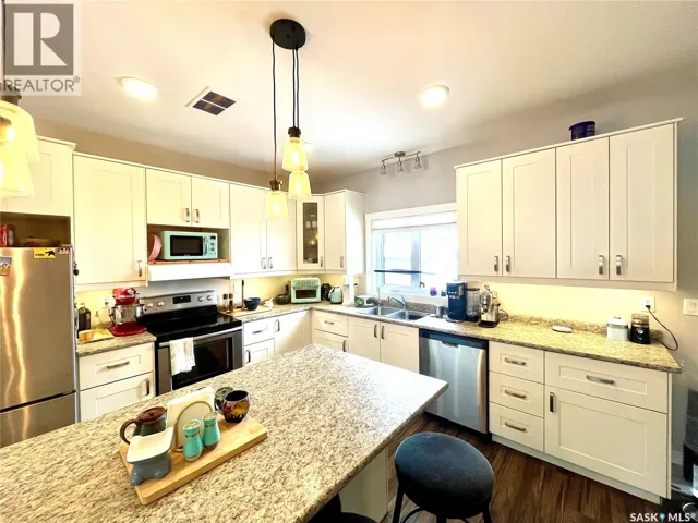 1411 2nd AVENUE N, Saskatoon, Saskatchewan S7K2G5