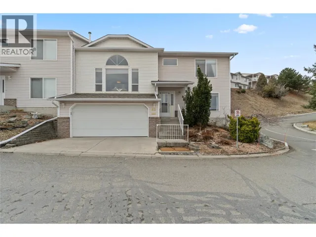 2022 PACIFIC Way Unit# 32, Kamloops, British Columbia V1S1T1