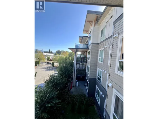 302 12409 HARRIS ROAD, Pitt Meadows, British Columbia V3Y0E7