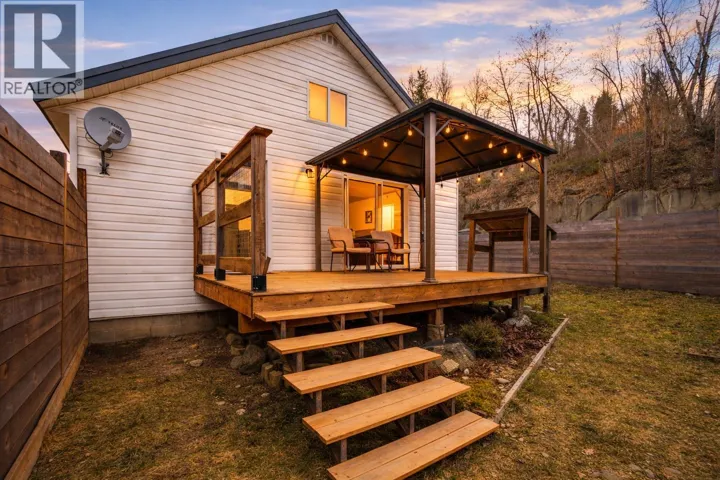 1705 PERRIER Road, Nelson, British Columbia V1L6Y8