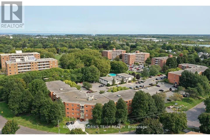 210 - 56 WINDWARD STREET, St. Catharines (Carlton/Bunting), Ontario L2M7W6