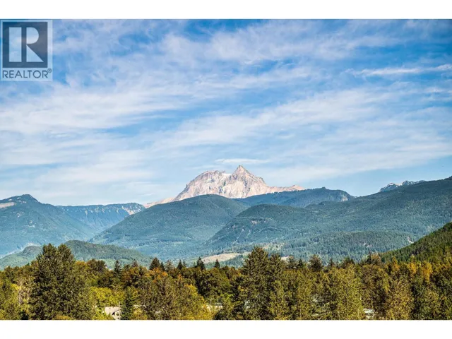 421 1211 VILLAGE GREEN WAY, Squamish, British Columbia V8B0R7