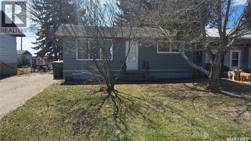 713 PROSPECT AVENUE, Oxbow, Saskatchewan S0C2B0