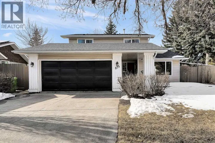 815 Woodpark Way SW, Calgary, Alberta T2W2T9