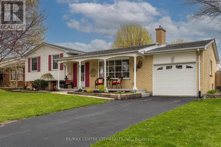8 PARKVIEW DRIVE, St. Thomas, Ontario N5R4B5