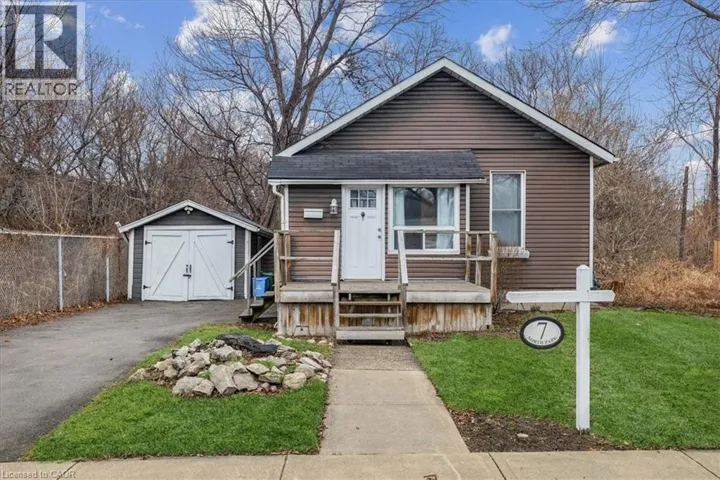 7 NORTH PARK Avenue, Hamilton, Ontario L8M7G7