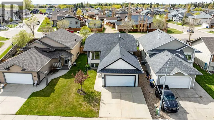 22 Mcdougall Close, Penhold, Alberta T0M1R0
