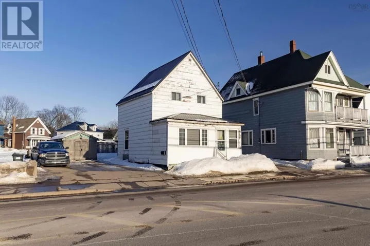 12 Albion Street, Amherst, Nova Scotia B4H2V5