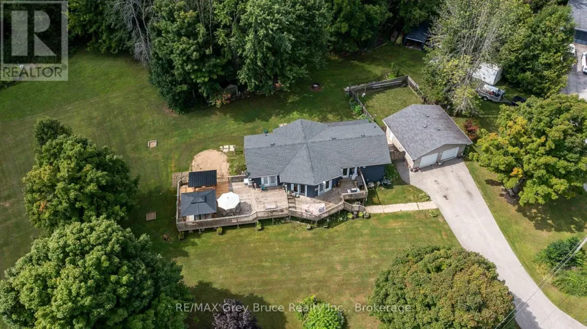 201 DIVISION STREET, Georgian Bluffs, Ontario N0H2K0