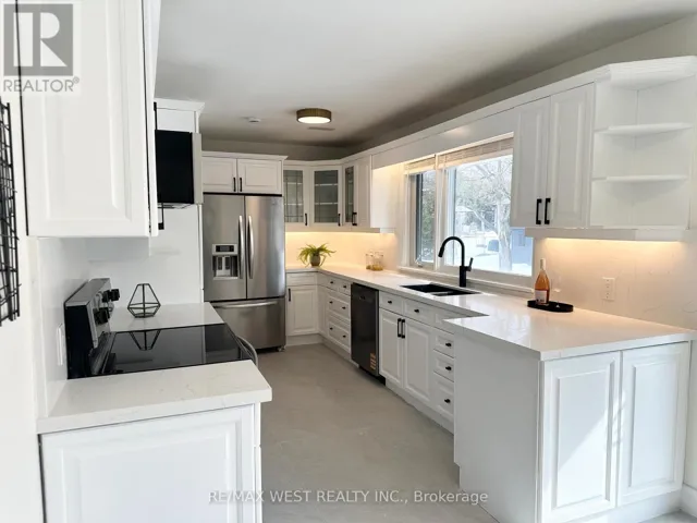 416 THE KINGSWAY, Toronto (Princess-Rosethorn), Ontario M9A3V9