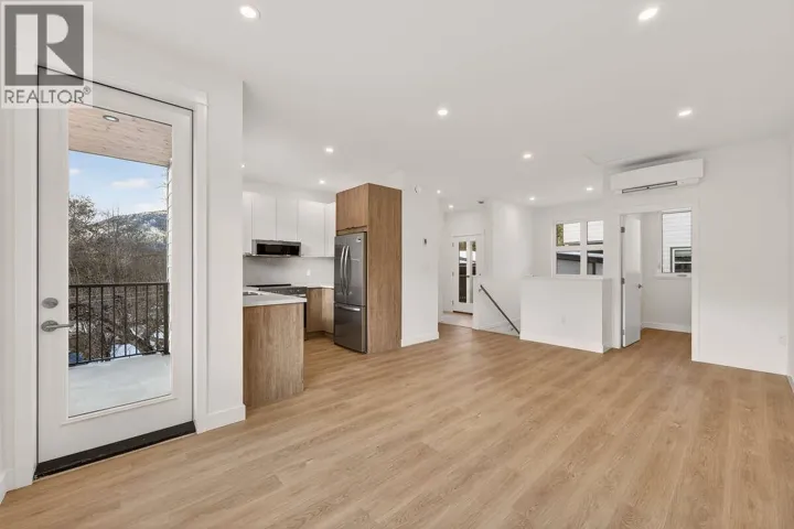 2224 Falls Street Unit# A, Nelson, British Columbia V1L1K4