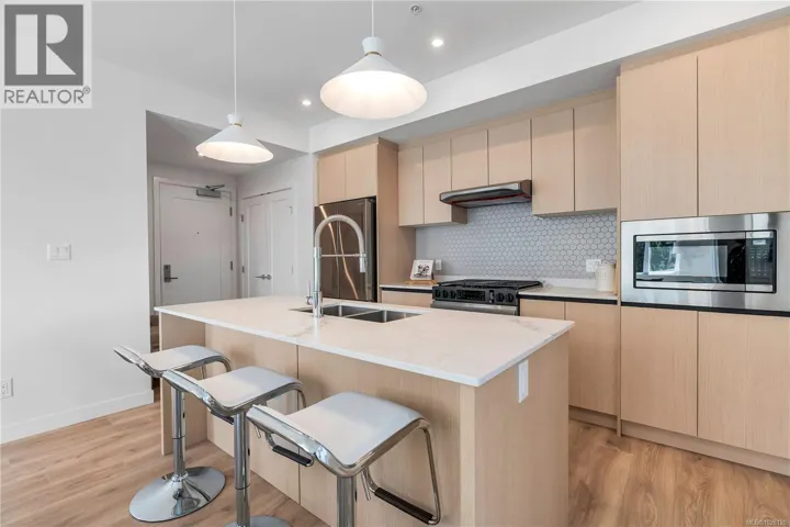 103 2000 West Park Lane, View Royal, British Columbia V9B3R7